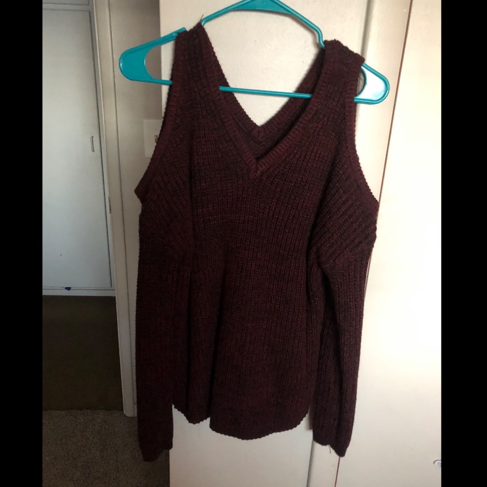 Maroon sweater